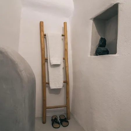Apartment Yposkafon Concept Megalochori (Santorini)